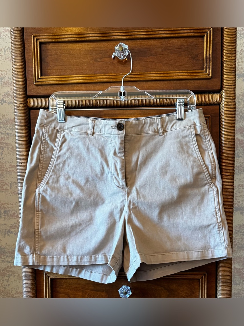 J Crew Women’s 4" Heritage Chino Short Cotton Khaki Tan Sz 8